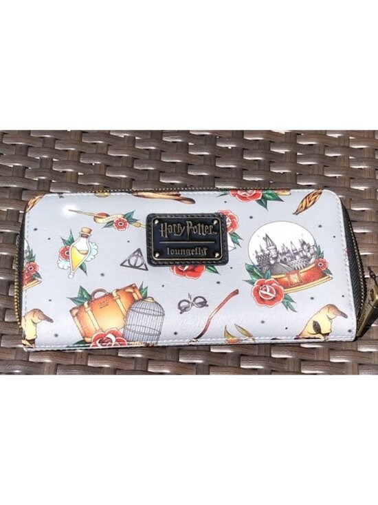 Loungefly Handbags - Harry Potter Loungefly Fullsized Wallet